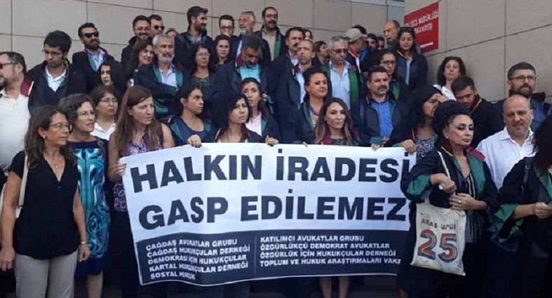 Avukatların kayyım protestosuna polis saldırısı